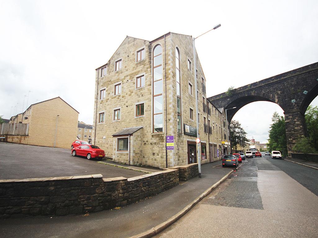 2 bedroom apartment To Let in Colne - IMG_3140.jpg